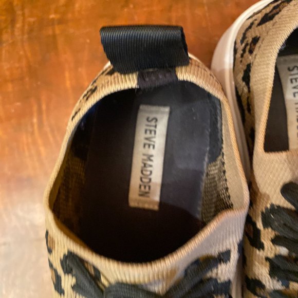 Steve Madden Leopard Lace Up Stretch Comfortable Shoes Size 5 EUC - Picture 2 of 5